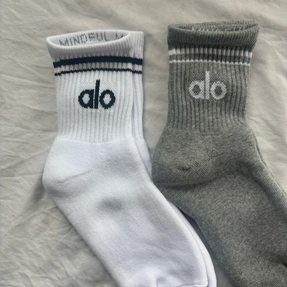 Throwback half crew grey and white socks - Picture 3 of 3